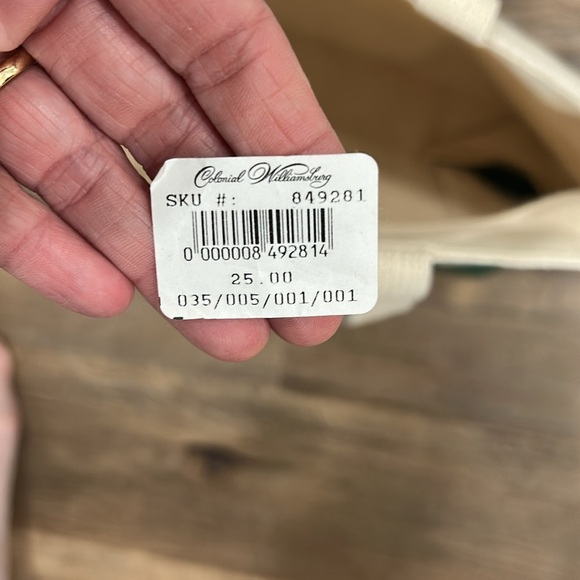 Colonial Williamsburg VA canvas Purple Iris Tote Bag with zipper closure &handle - Picture 7 of 12